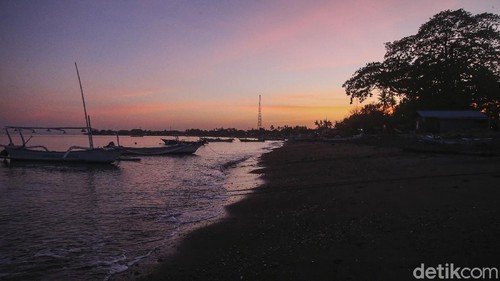 Lumba-lumba di Pantai Lovina