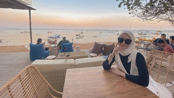 Gaya Mewah Kulineran Marissya Icha, Sahabat Mendiang Vanessa Angel