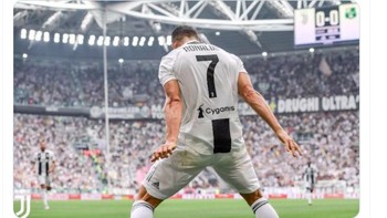 Berapa banyak Ballon DOr yang dimiliki Messi? Lihat saja nomor kesukaan Ronaldo. Foto: Twitter
