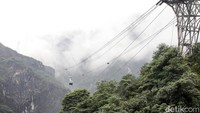 Trek kereta gantung ini sepanjang 1,6 km.