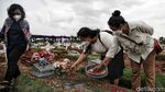 Misa Arwah Penuh Khidmad di Makam COVID-19 Rorotan
