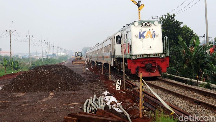 Penampakan Terkini Proyek Rel Ganda Kircon-Cicalengka Pembangunan rel ganda atau double track Kereta Api (KA) Kiaracondong-Cicalengka terus disebut, Selasa (30/11/2021).