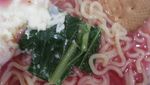 10 Penistaan Mie Instan yang Super Aneh, Mau Coba?