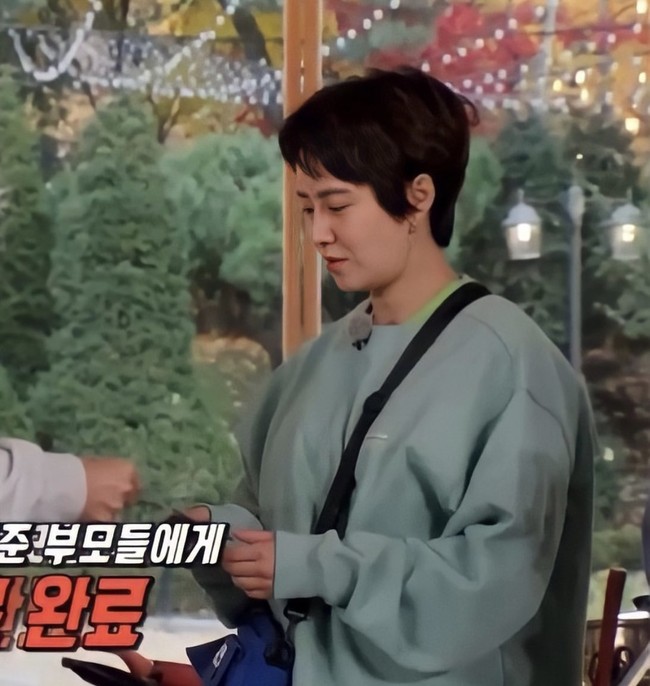 “Bagaimana pun, penggemar telah mendukungnya. Namun, meningkatnya jumlah artikel dan postingan negatif sejak tahun lalu mendorong kami mengeluarkan pernyataan ini,” sambung fans Song Ji Hyo. Foto: dok. Instagram trulyjihyo