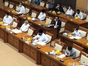 Takut Matanya Bintitan, Anggota DPR Cecar Menag soal Kemenag Hadiah NU