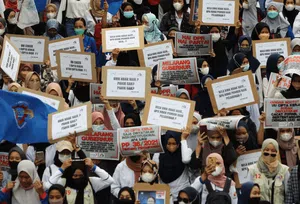 Rentetan Demo Buruh Tolak Keras UMP yang Naik Secuil