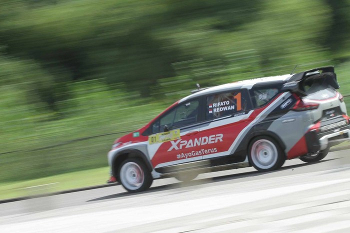 Rifat Sungkar Juara Nasional Sprint Rally Pakai MPV Rifat Sungkar Juara Nasional Sprint Rally Pakai MPV
