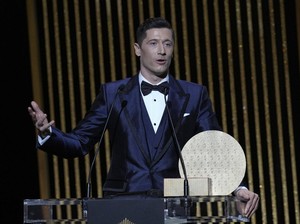 Lewandowski: Selamat, Messi!