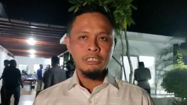 Rumah Wakil Ketua DPRD Riau, Agung Nugroho digeruduk preman.