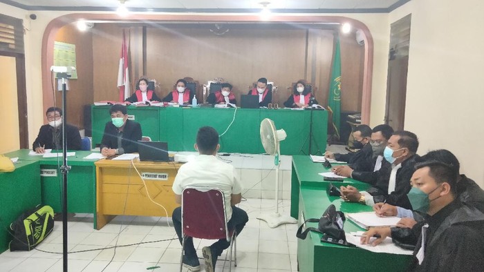 Sidang kasus polisi jual sabu hasil tangkapan di Tanjungbalai (Perdana-detikcom)