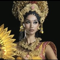 Mewakili Indonesia di ajang Miss Grand International 2021, Sophia Rogan terpilih sebagai Miss Grand Indonesia 2021 pada Mei 2021. Sophia dipilih langsung oleh Direktur Nasional Miss Grand International untuk Indonesia, Ivan Gunawan yang memegang lisensi kontes kecantikan tersebut melalui Yayasan Dunia Mega Bintang. Foto: Dok. Instagram @inggikendran.official