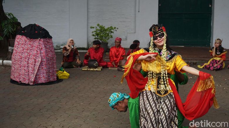 Tari Sintren Cirebon