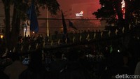 Dari informasi yang dihimpun detikcom, hari ini Ridwan Kamil melakukan penanaman pohon di Babakan Madang, Kabupaten Bogor bersama Bupati/walikota di Jabar.