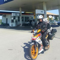 Dalam wawancara dengan Wolipop, Alfi juga menjawab pertanyaan dari warganet yang penasaran apa saja syarat membawa motor bebek ke luar negeri. Foto: Dok. pribadi Alfi.