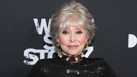 Aktris senior Rita Moreno ambil bagian memerankan Valentina. (Foto: dok. Instagram @westsidestorymovie) 