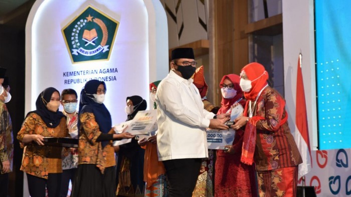 Anugerah Guru dan Tendik Madrasah Berprestasi Tingkat Nasional 2021 Kemenag