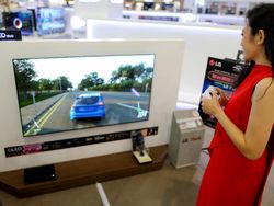Asyiknya Main Game di TV OLED dari LG