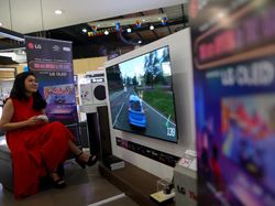 Asyiknya Main Game di TV OLED dari LG
