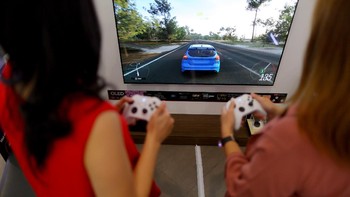 Hal inilah yang memicu perusahaan untuk pula mengedepankan fokus yang sama pada segmen pasar di Indonesia. Yakni para masyarakat pecinta gaming, baik melalui konsol maupun PC di Indonesia, mendapatkan opsi terbaik untuk gaming melalui TV OLED.