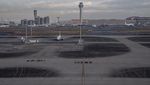 Warga Asing Dilarang Masuk Jepang, Bandara Haneda Sepi Banget