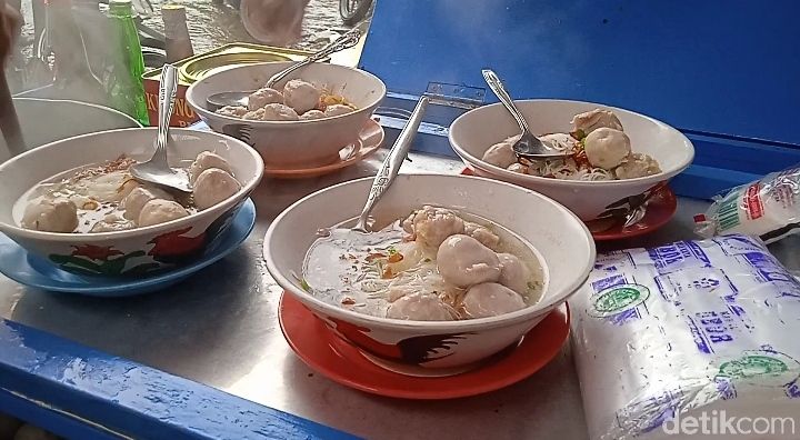 Baso Bening Villa Duta: Kenikmatan Bakso Yamin Tanpa Kuah yang Jadi Favorit YouTuber