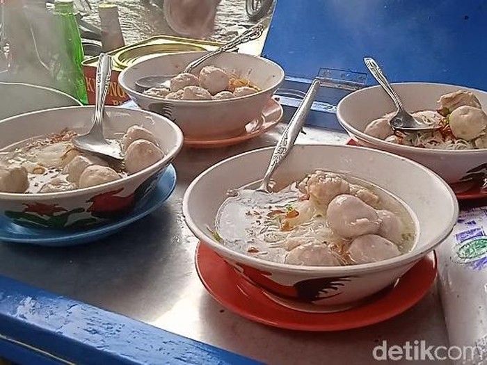 Baso Bening Villa Duta Baso Bening Villa Duta: Kenikmatan Bakso Yamin Tanpa Kuah yang Jadi Favorit YouTuber