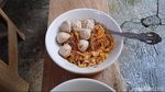Nyam! Nikmatnya Bakso Yamin Favorit YouTuber di Baso Bening Villa Duta
