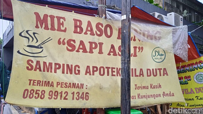 Baso Bening Villa Duta Baso Bening Villa Duta: Kenikmatan Bakso Yamin Tanpa Kuah yang Jadi Favorit YouTuber