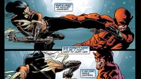 Dalam komik New Avengers volume 11 (2004), Echo/Maya Lopez diperkenalkan kepada Captain America dan dia mulai menjalankan misi lewat identitas Ronin. Dalam komik, Echo adalah Ronin pertama di semesta Marvel. Sementara di MCU, Clint Barton menjadi satu-satunya Ronin hingga serial Hawkeye dirilis. (Foto: dok. Marvel/Marvel Comics) 
