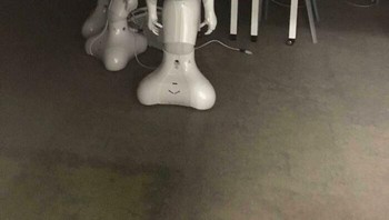 Kalau robotnya tiba-tiba bangun bagaimana? Foto: reddit.com/r/LiminalSpace