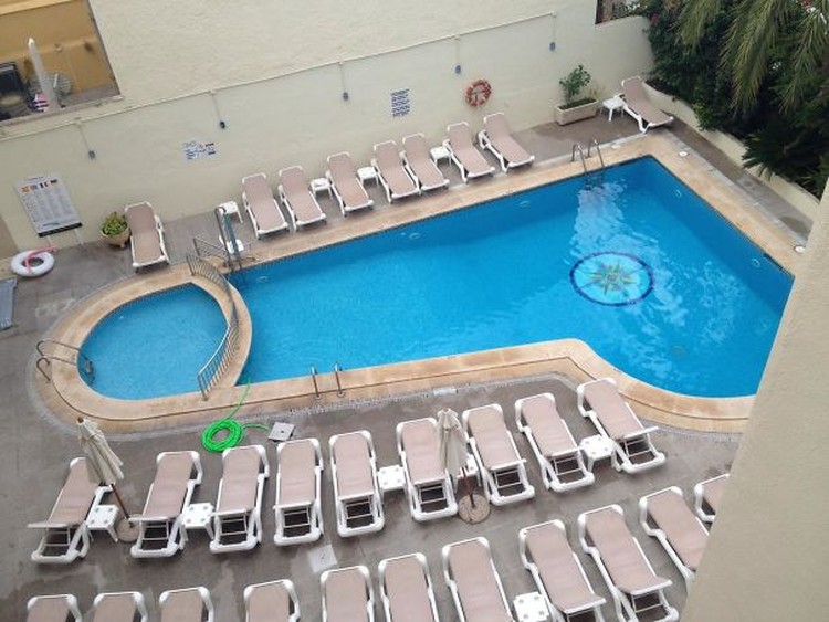 fotoinet desain hotel yang aneh