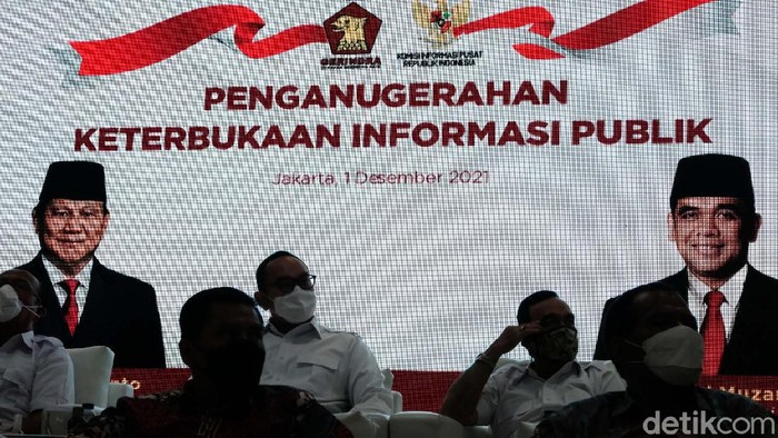 Partai Gerindra dianugerahi penghargaan keterbukaan informasi publik oleh Komisi Informasi Pusat (KIP). Gerindra berjanji selalu transparan kepada publik.