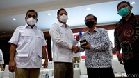 Pemberian anugerah keterbukaan informasi publik digelar di kantor DPP Partai Gerindra, Jl RM Harsono, Jakarta Selatan, Rabu (1/12/2021).
