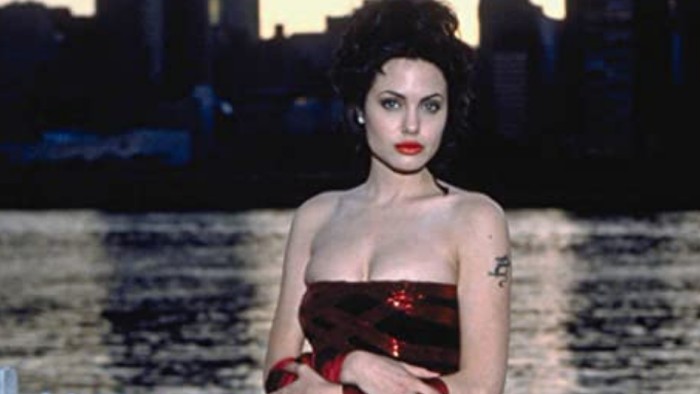 Angelina Jolie kala tampil di film Gia (1998).