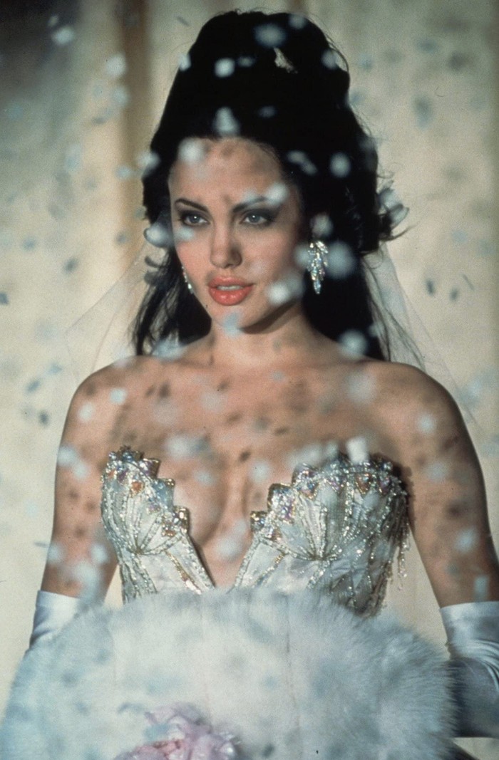 Angelina Jolie kala tampil di film Gia (1998).