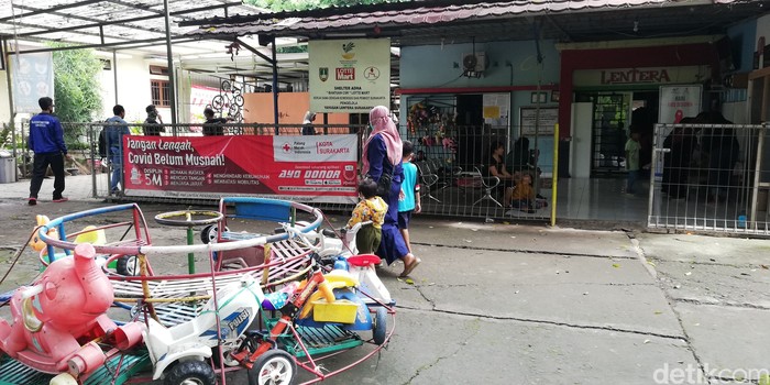 Hari AIDS Sedunia 1 Desember diperingati sebagai Hari AIDS Sedunia. Begini suasana di salah satu tempat penampungan anak-anak dengan HIV-AIDS (ADHA), yakni shelter Lentera.