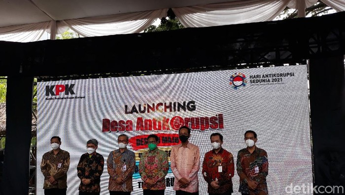 Launching Kalurahan Panggungharjo menjadi desa antikorupsi KPK di Kampung Mataraman, Kapanewon Sewon, Kabupaten Bantul, Rabu (1/12/2021)