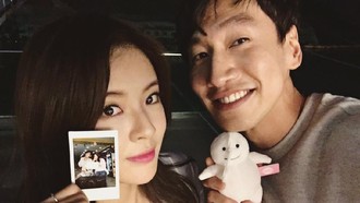 Auto Salting, Lee Kwang Soo Kaget Lihat Aksi Pacar di Blue Dragon Awards