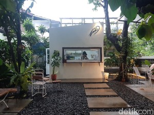 Ngadem Sejenak Sambil Ngopi di Kedai Kopi Bogor yang Hijau Ini Yuk!