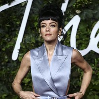 Lily Allen Disebut Wanita Jorok oleh Mantan, Bongkar Sisi Kelam Hubungan Lily Allen Disebut Wanita Jorok oleh Mantan, Bongkar Sisi Kelam Hubungan