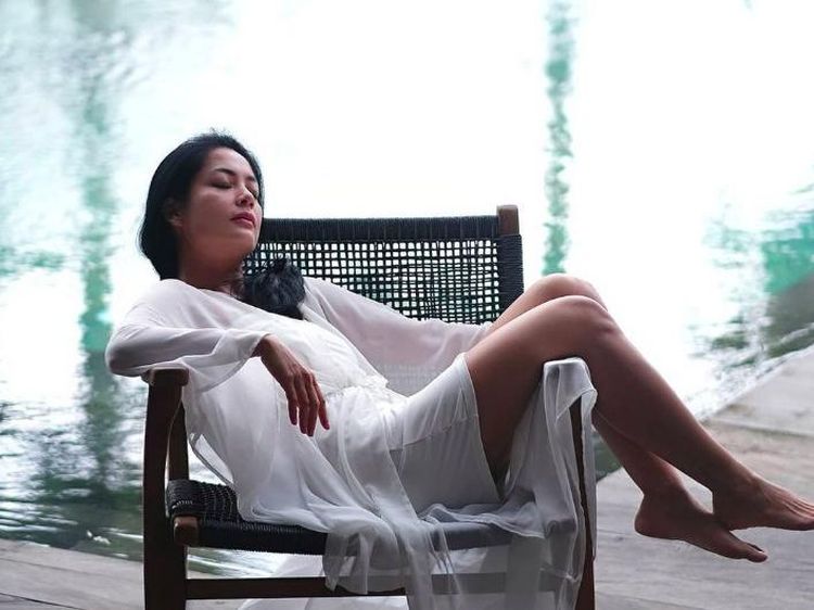 Cantik dan Berprestasi! 7 Pesona Lulu Tobing yang Awet Muda