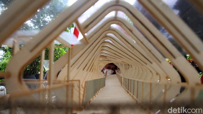Melihat Festival Diaspora Indonesia 2021 Festival Diaspora Indonesia 2021 di Jakarta, Rabu (1/12/2021). Pameran ini menghadirkan produk ataupun jasa di bidang teknologi, kreativitas, serta seni dan kearifan lokal Indonesia.