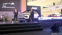 Jeep menyematkan banyak fitur baru untuk produk teranyarnya. Di antaranya, Hill-start assist and hill-descent control, Auto headlamps and wipers, ABS with EBD and brake assist, Traction control, Wireless charging dan masih banyak lagi. 