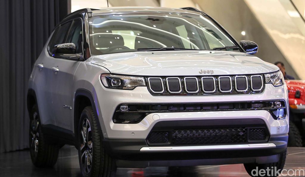 PT DAS Indonesia Motor selaku distributor resmi Jeep di Indonesia meluncurkan produk terbarunya Jeep Compass facelift, Jakarta, Rabu (1/12). Begini tampilanya.