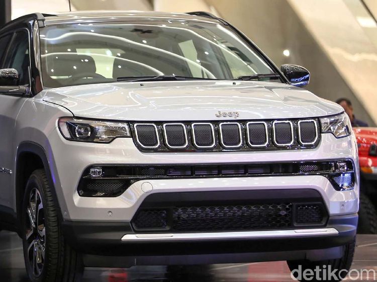 Mengaspal di Indonesia, Jeep Compass Facelift Tampil Gagah