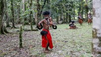 Seiring perkembangan zaman, fungsi tarian ini juga sebagai tarian pergaulan pemuda dan penyambutan tamu di tanah Papua.