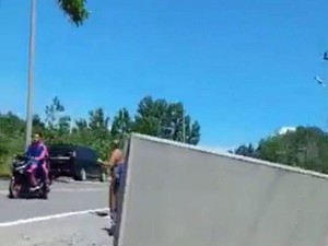 Kecelakaan, Mobil Penjemput Vaksin Terguling di Jambi