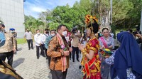 Selanjutnya adalah investasi. Firli meminta kepada para kepala daerah mempermudah investasi. Firli berharap kepala daerah dapat menumbuhkan tujuan negara, bahkan saat berkampanye.