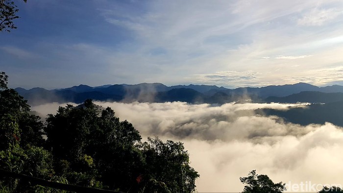 Negeri di Atas Awan Bukit Anugerah
