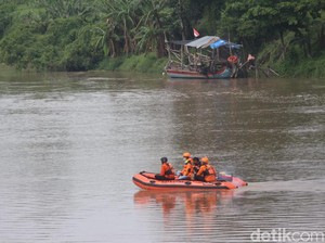 Seorang Pria Hilang Setelah Terjun ke Sungai Brantas Jombang